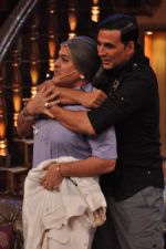 Akshay Kumar promote Once upon a time in Mumbai Dobara on the sets of Comedy Nights with Kapil in Filmcity on 1st Aug 2013 (219).JPG
